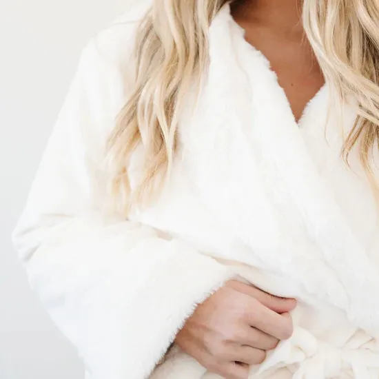 Arctic Hare Grand Faux Fur Robe