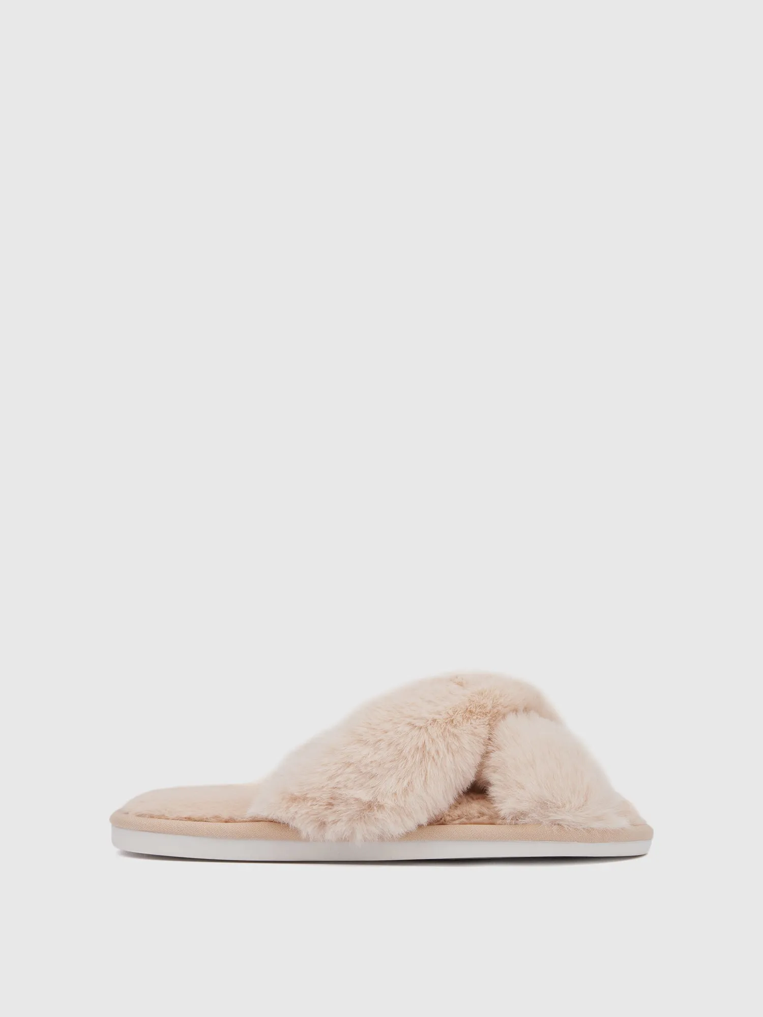 Criss Cross Slipper