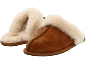 Women's UGG Scuffette in Chestnut